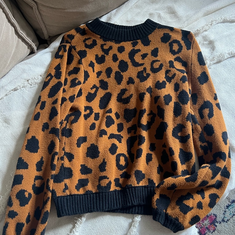 Cheetah print crew beck sweater